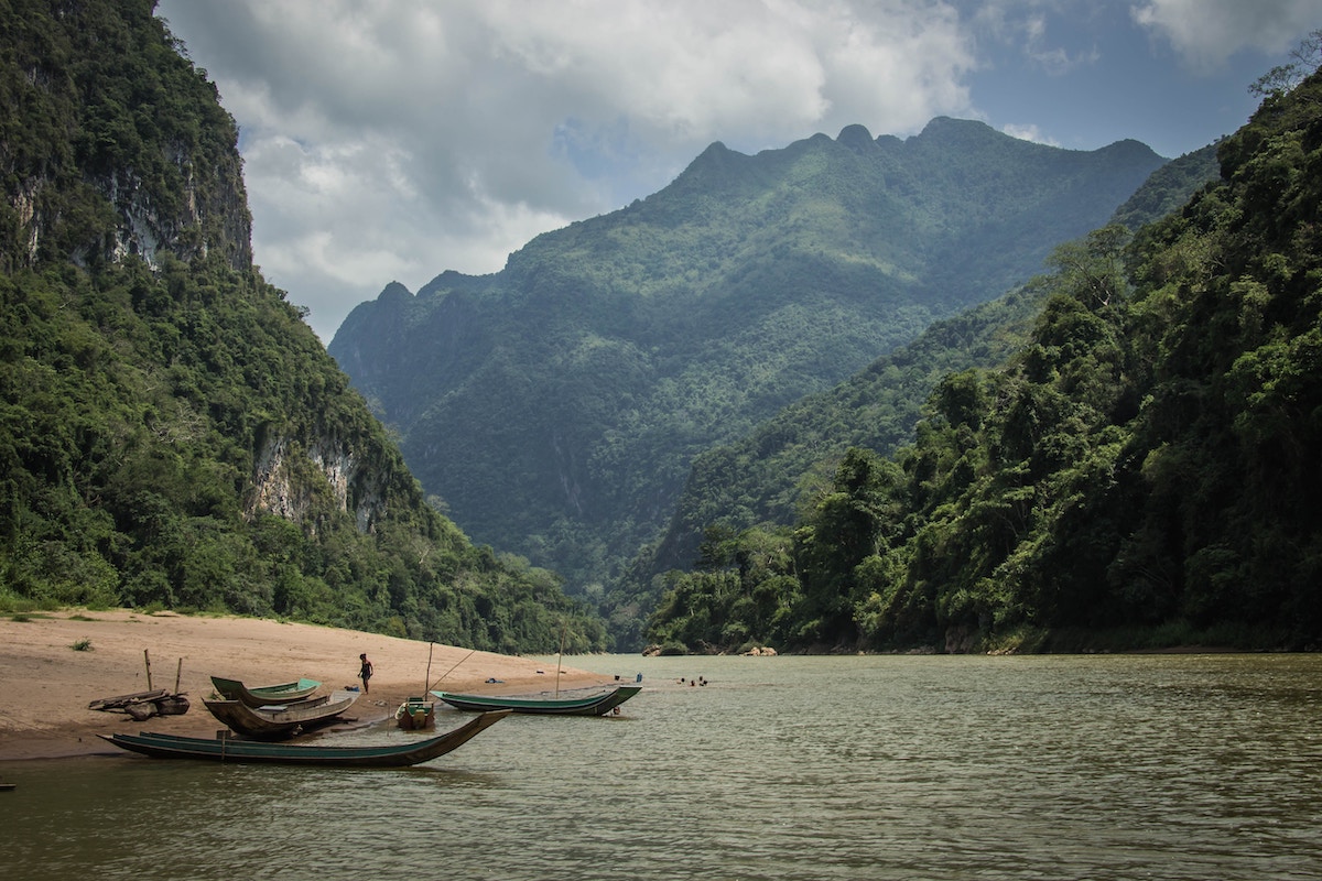 Parts Unknown - Anthony Bourdain's 10 Best Episodes - Frayed Passport - Laos