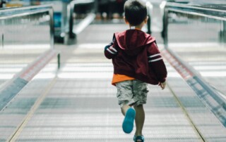 9 Parenting Hacks That Make Flying Alone With Kids Less Stressful - Frayed Passport