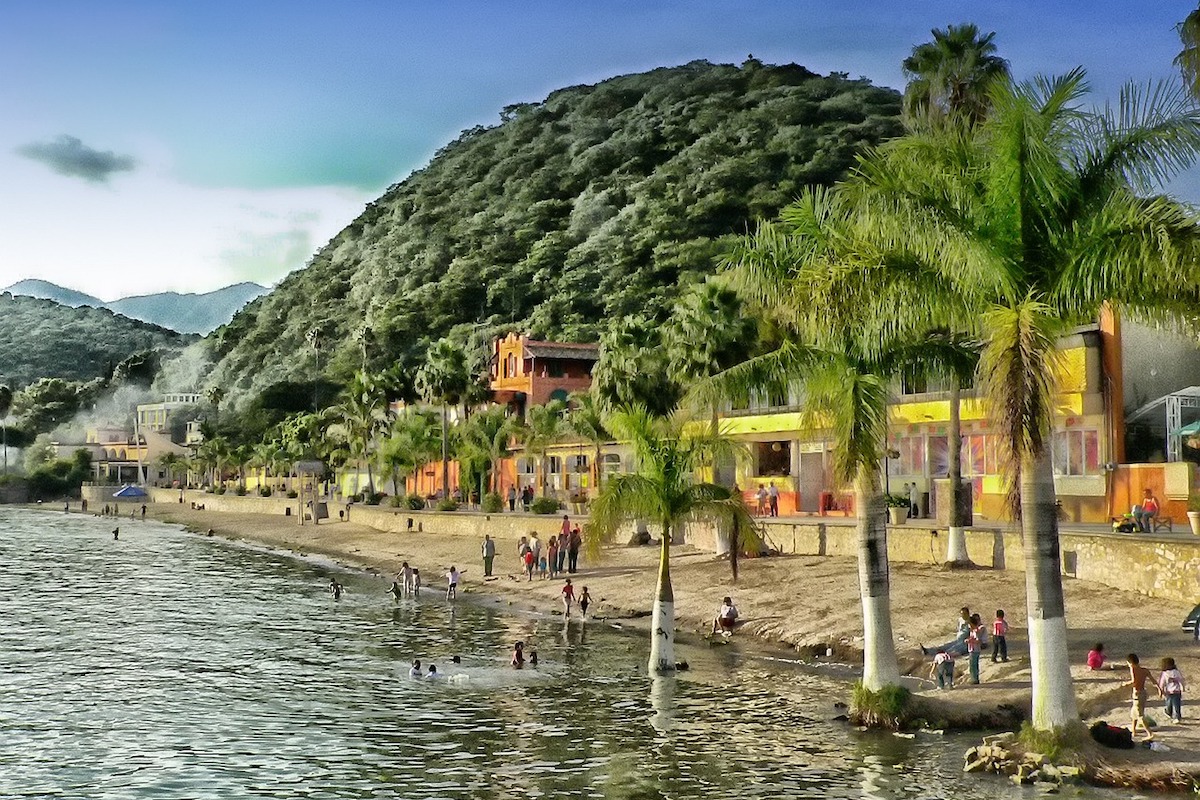 A Quick Cultural Guide for Expats - Frayed Passport - Lake Chapala, Mexico