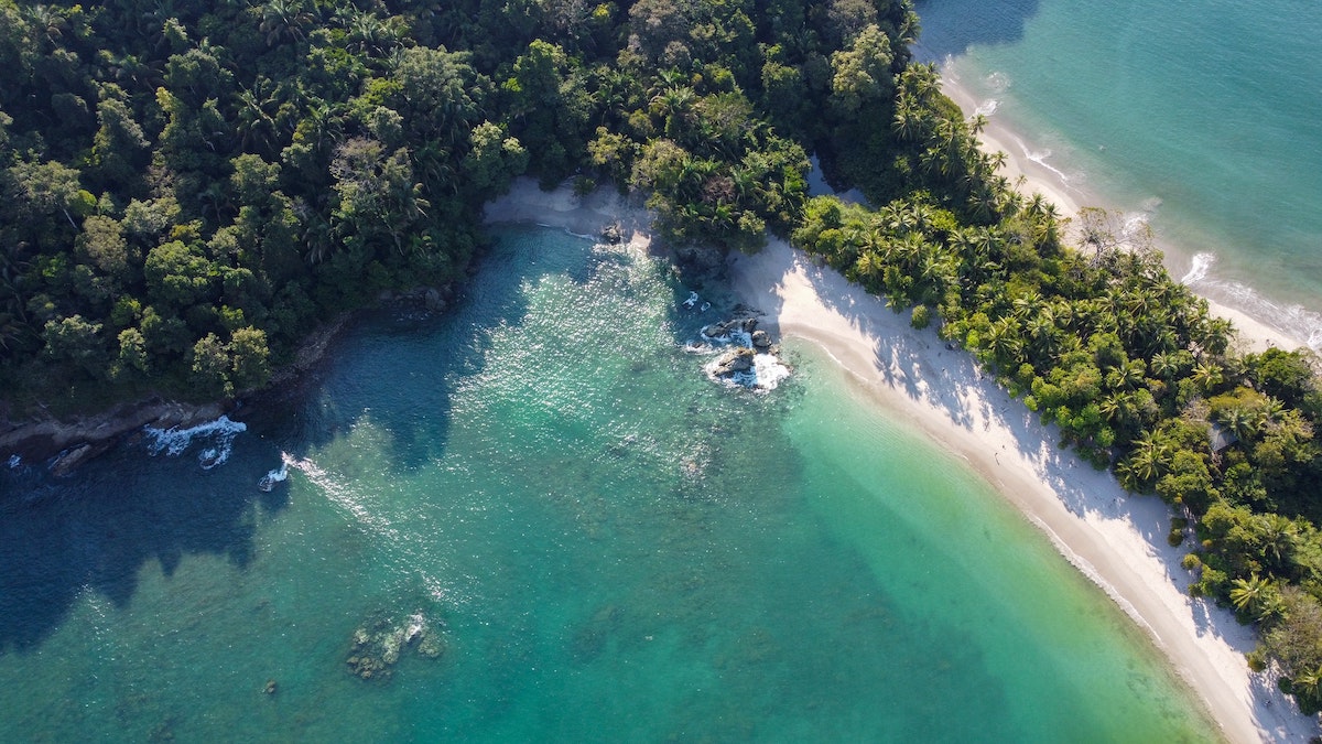 Stunning beaches in Costa Rica - Playa Manuel Antonio - Frayed Passport