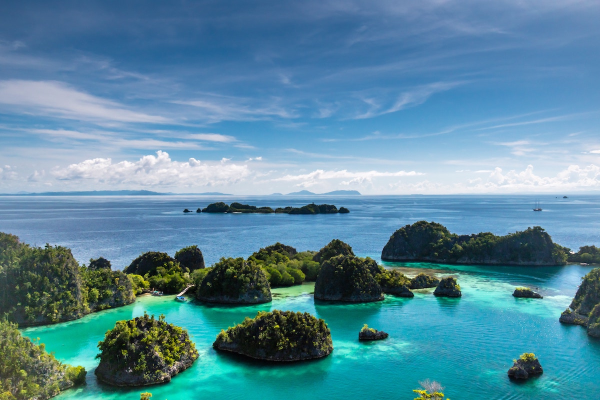 The Best Beaches, Islands & Adventure Activities in Raja Ampat, Indonesia - Frayed Passport