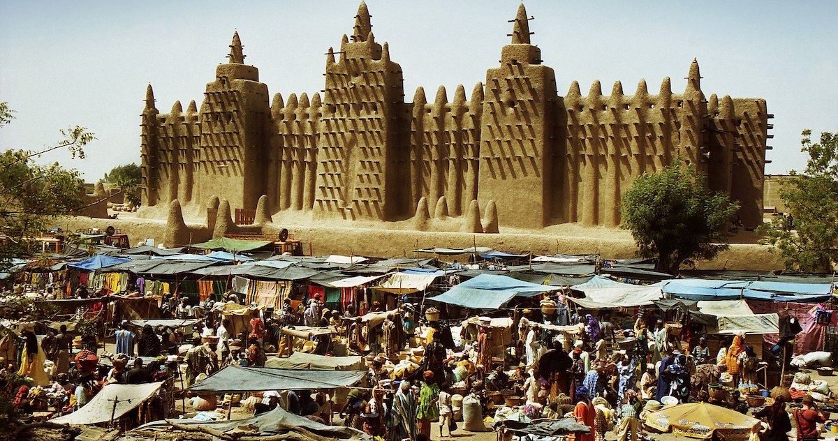Exploring Djenné: A Journey through West Africa's Living Museum - Marketplace outside of the Grand Mosque - Frayed Passport