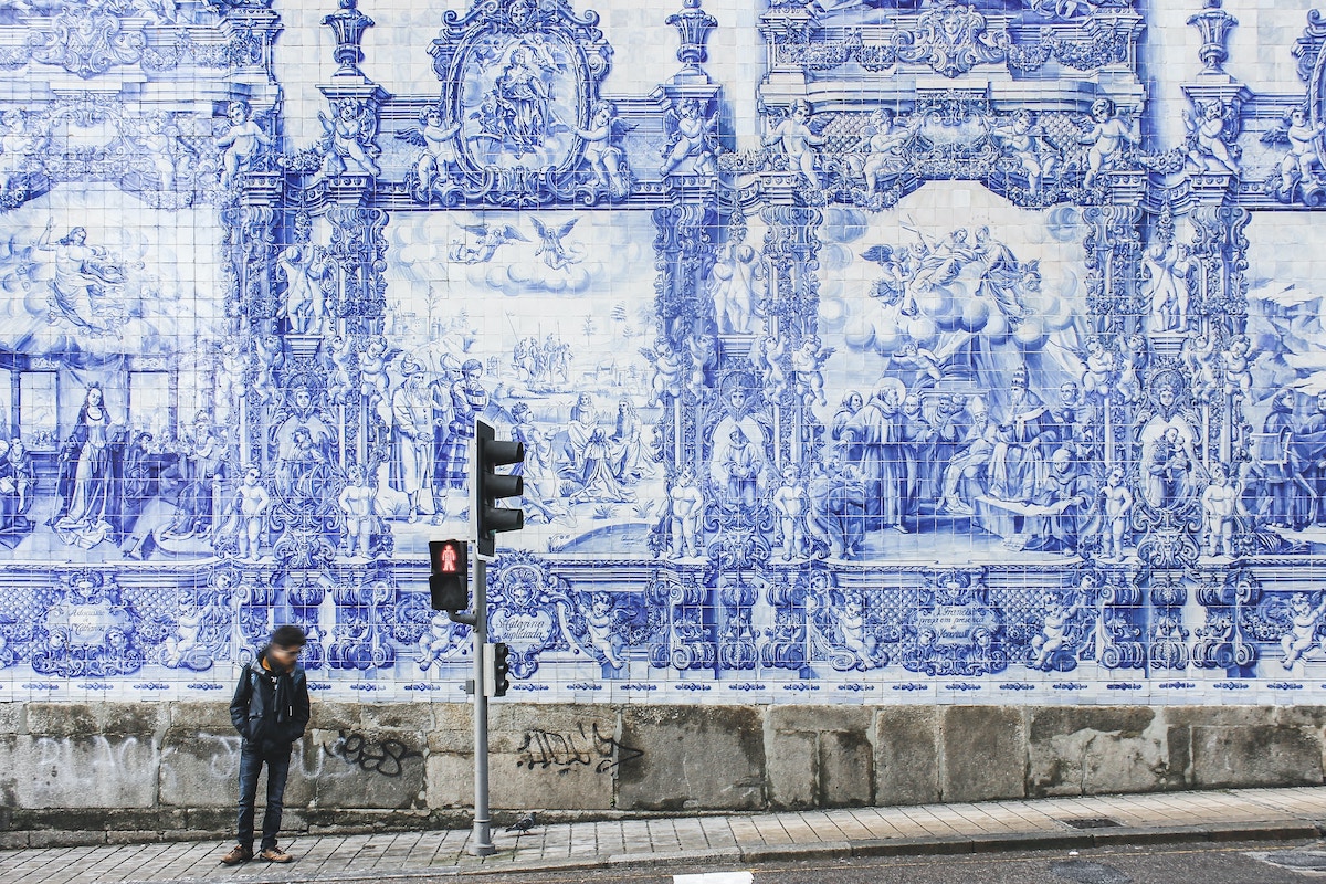 Portugal Digital Nomad Visa & Other Travel Visas: A Comprehensive Guide - Blue Tiles - Frayed Passport