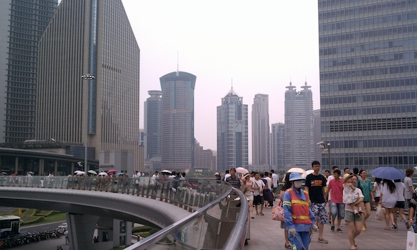 The pedestrian bridge in Pudong - PHOTOS: A Sweltering Summer Stay in China - Frayed Passport