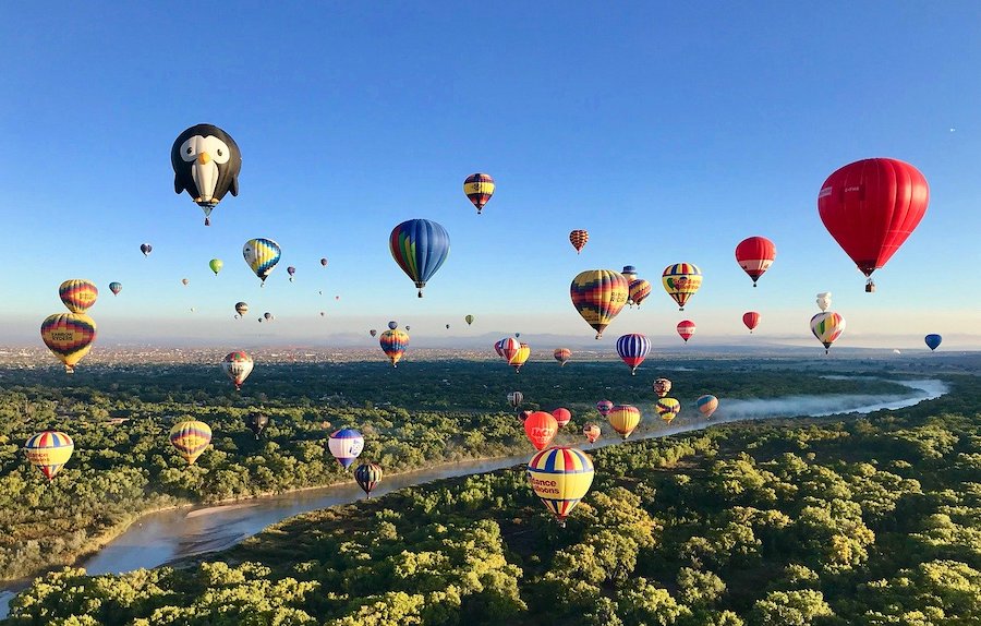Best fall road trip ideas for couples - Albuquerque New Mexico balloon festival - Frayed Passport