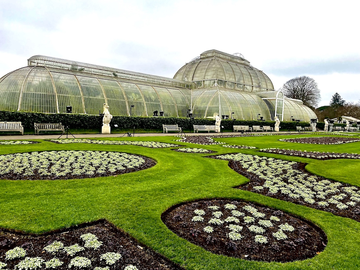 Spending A Winter Month in London: Getting Around by Planes, Trains & Buses - Kew Gardens - Frayed Passport