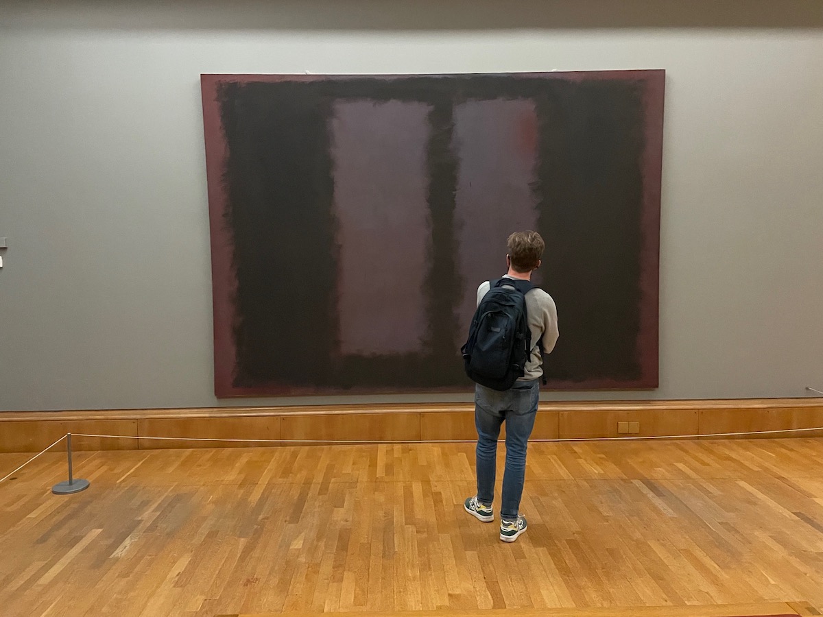 Spending A Winter Month in London: Getting Around by Planes, Trains & Buses - Rothko at the Tate Britain -Frayed Passport