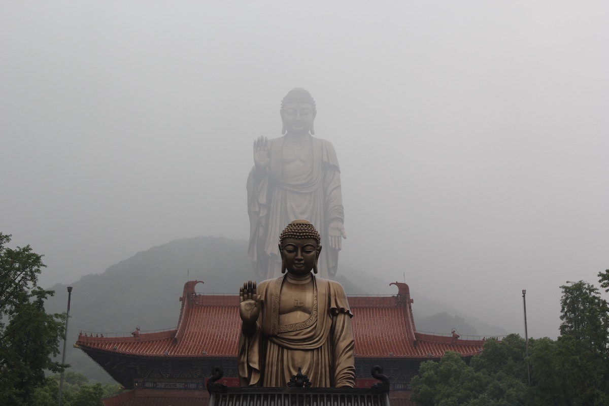 Colossal Spring Temple Buddha - Largest statues in the world - Frayed Passport