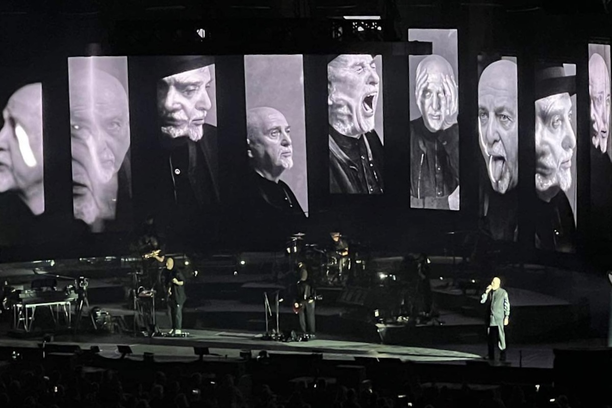 Big Time - A Year of Travels and a Dozen Concerts and Shows - Peter Gabriel - Frayed Passport
