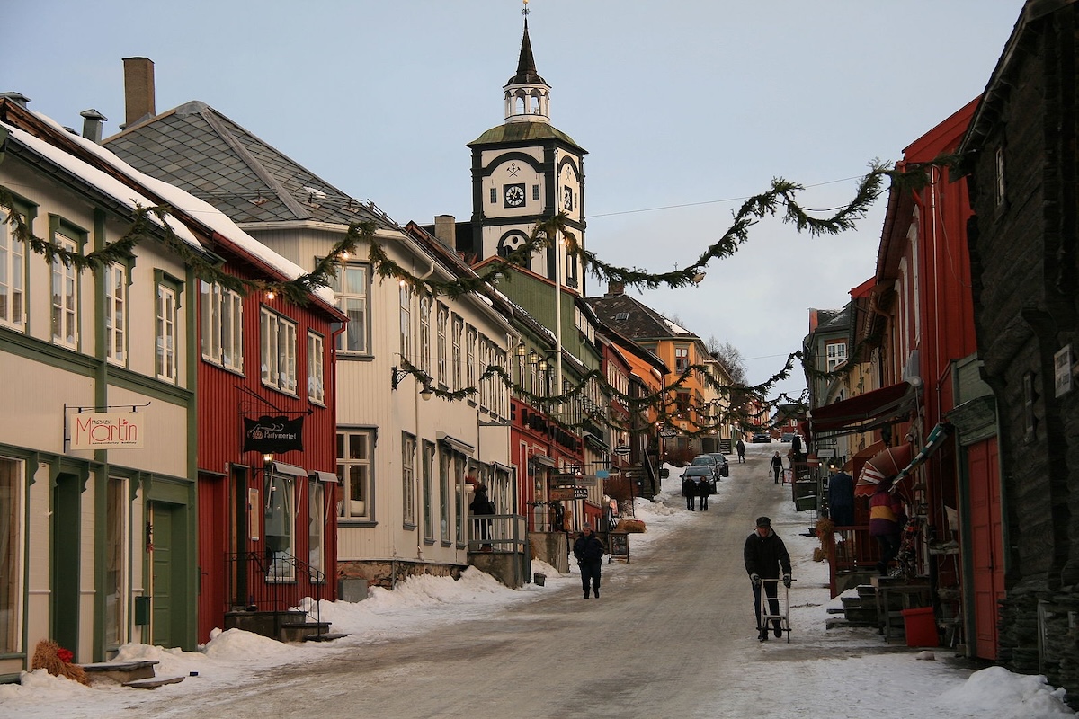 8 Creative Winter Vacation Destinations: Gulmarg, Takayama & More - Frayed Passport - Roros, Norway