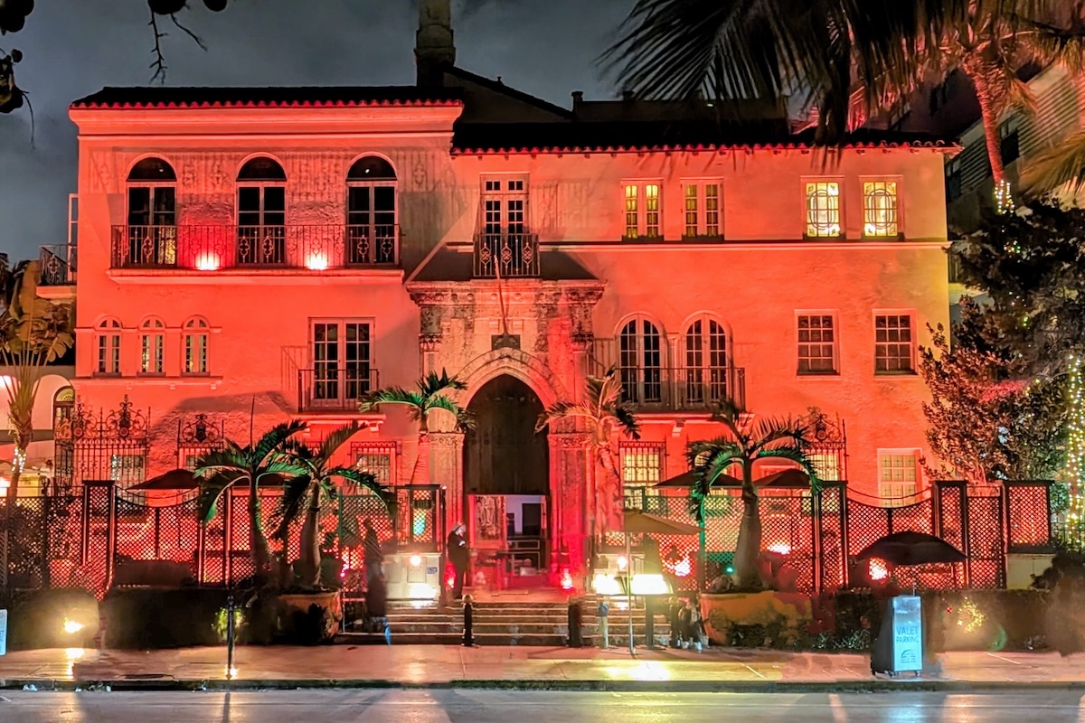 One of the Most Beautiful Haunted Houses You'll Ever See: Highlights of a South Beach Ghost Tour - Frayed Passport