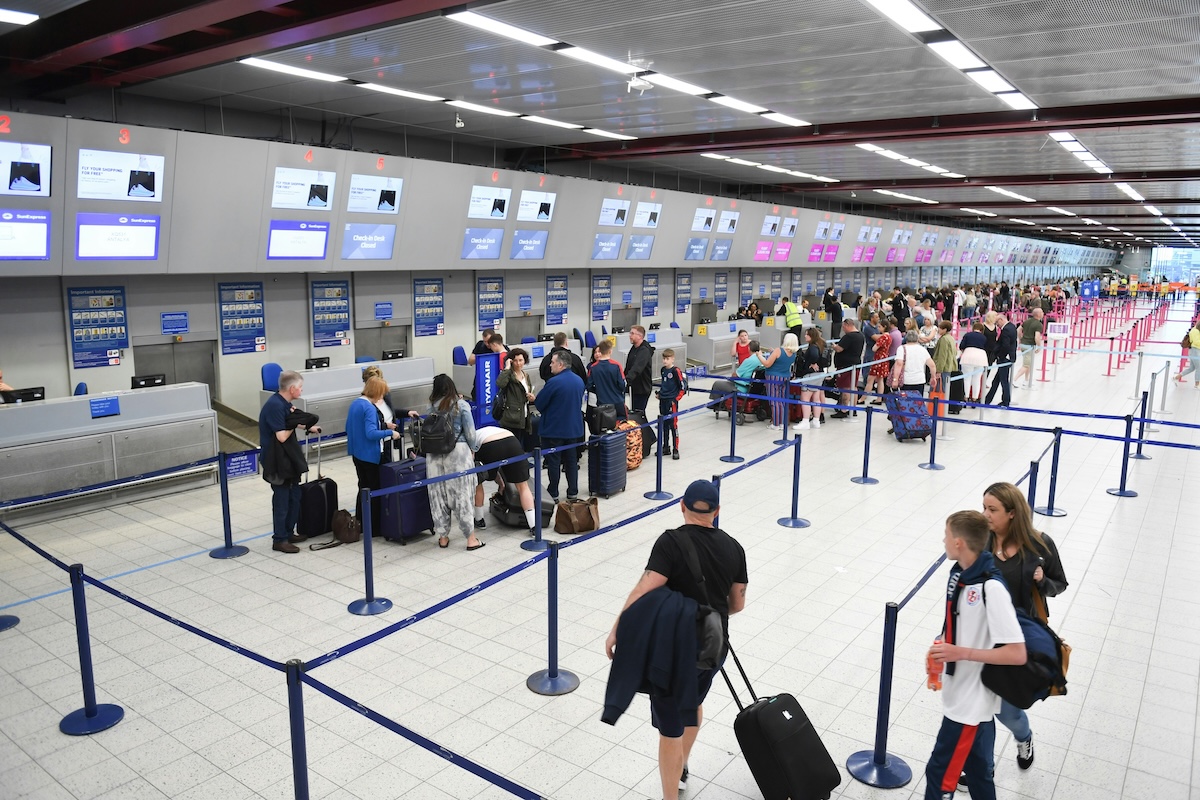 How Early Should You Arrive at the Airport for Domestic vs. International Flights? - Frayed Passport