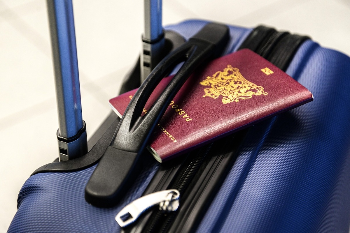 What Does 'Gate Check' Mean, and When Should You Use It for Your Luggage? - Frayed Passport