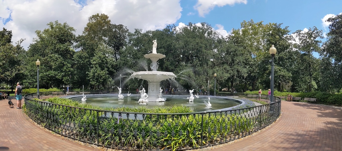 The fountain - 4 Fascinating Facts About Savannah's Forsyth Park - Frayed Passport