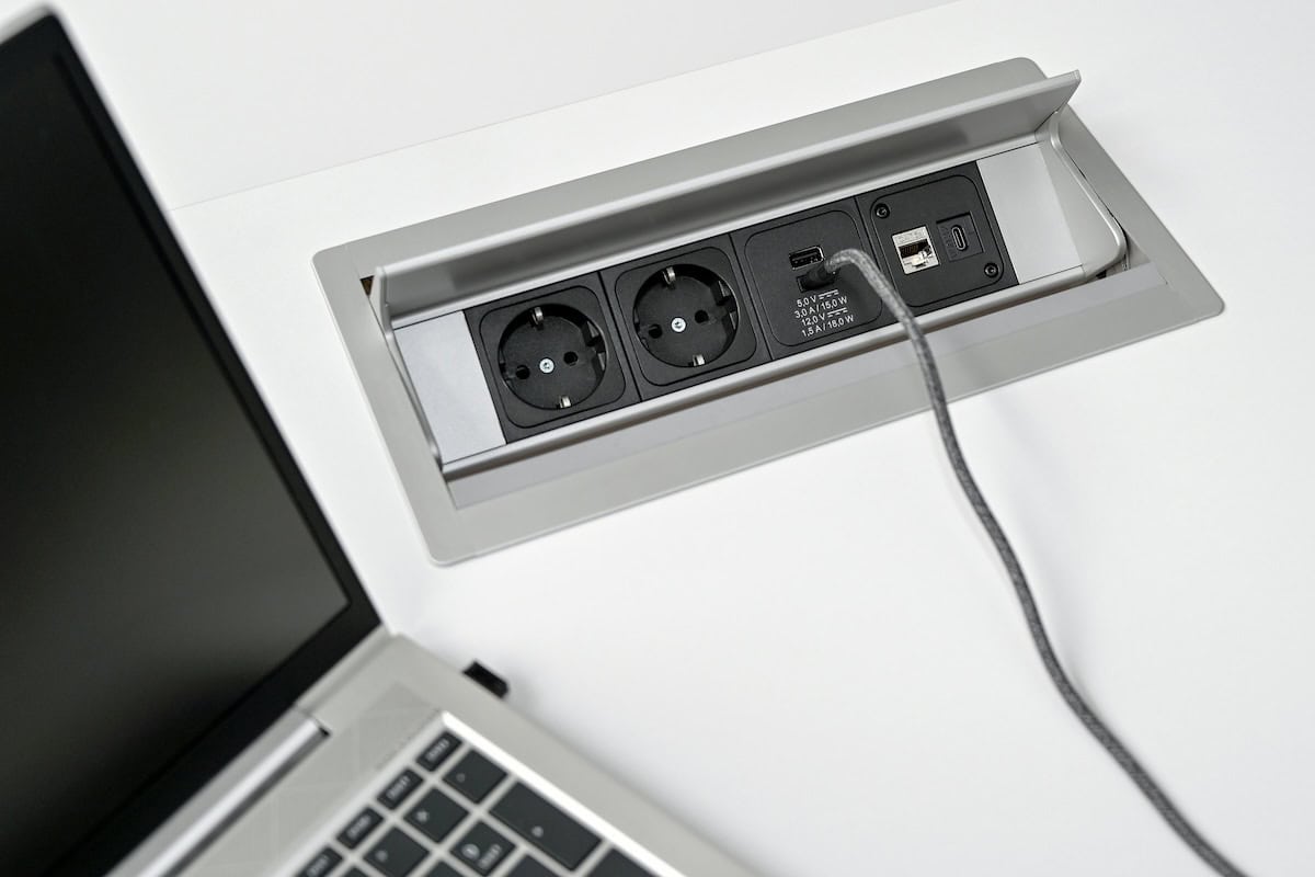 why-you-should-never-plug-your-phone-into-airport-usb-chargers-frayed-passport Why You Should Never Plug Your Phone into Airport USB Chargers