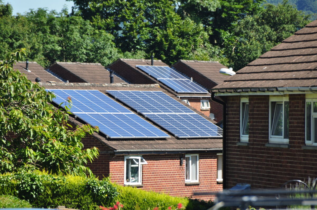 Tiverton , Houses ^ Solar Panels – geograph.org.uk – 3053140 Eco-Friendly Vacation Homes: Why More Property Owners Are Turning to Green Heating Solutions